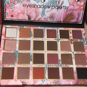 Eyeshadow palette
